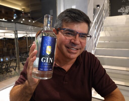 Produtor Murilo Coelho lança primeiro gim paraibano