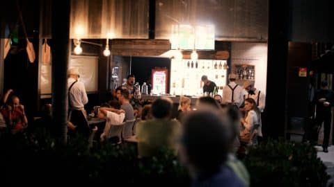 Programação musical do Captain Jack chama atenção