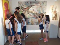 Dia da Poesia: Colégio incentiva crianças a escreverem poesias