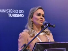Ministra do Turismo fala de recomposição orçamentária e preços das passagens aéreas