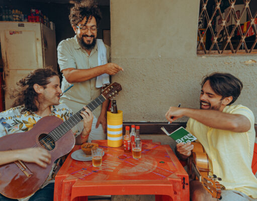 Lukete e Renan Uchôa lançam single e videoclipe