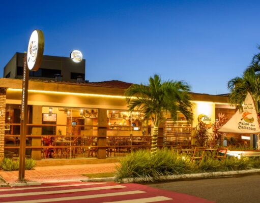 Canoa dos Camarões: happy hour com vista para o mar, em Manaíra