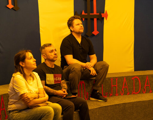 Selton Mello visita mostra sobre Ariano no Luzzco