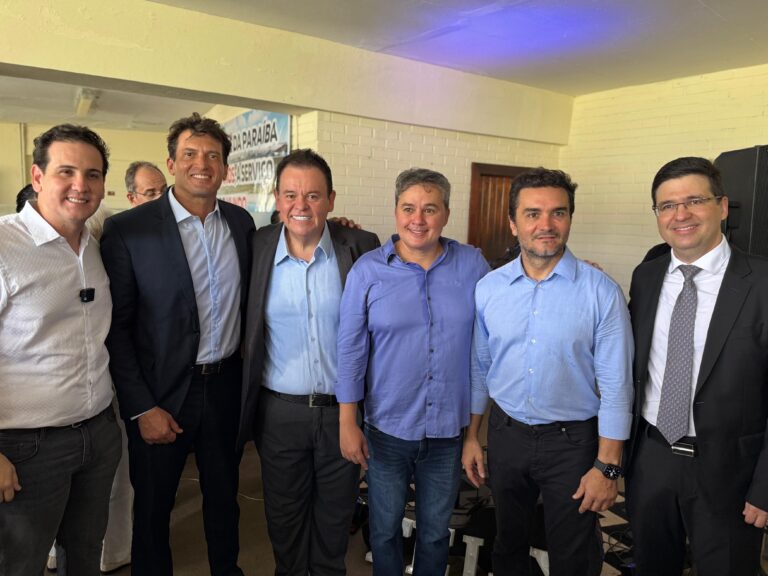 Ministro do Turismo, Celso Sabino, visita o Hotel Tambaú