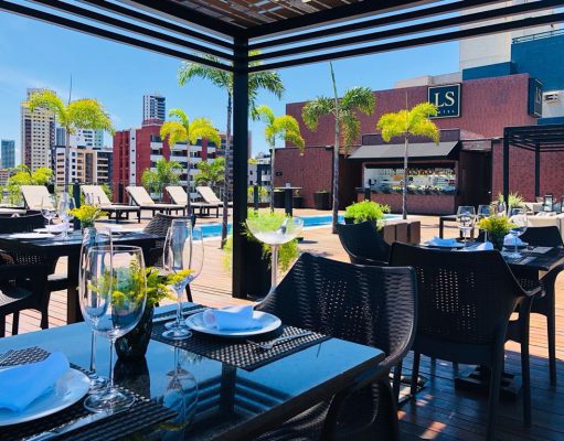 Neste sábado,6, tem Happy Wine com vinho, música e pôr do sol em rooftop de JP