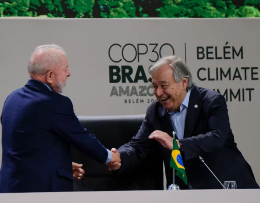 Lula discursa na abertura da Cúpula de Líderes