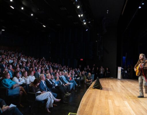 JUZÉ leva música e poesia para Prêmio PAR – SP