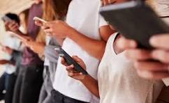 Austrália proíbe redes sociais para menores de 16 anos