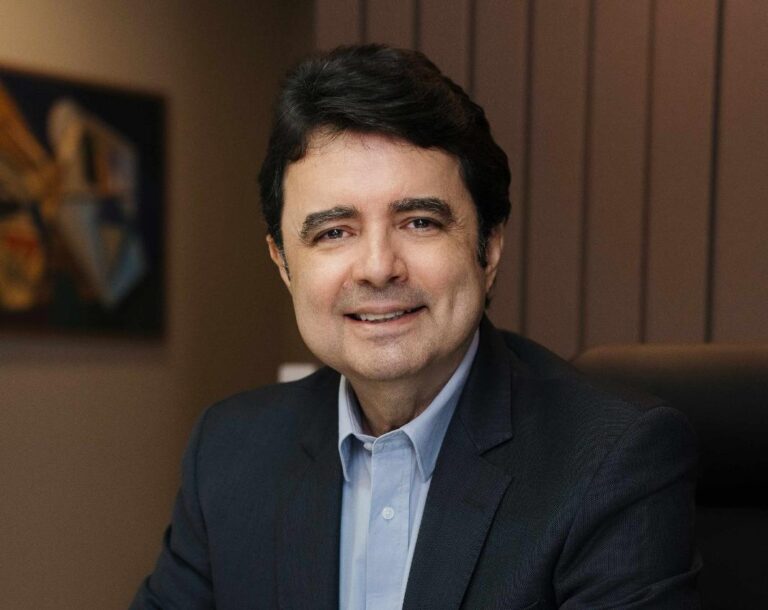 Gláucio Nóbrega lança “Inteligência Artificial para Gastroenterologistas – Dos Conceitos à Aplicação Clínica”. gláucio nógrega é autor e especialista