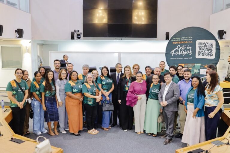 toda a equipe do fórum costa das falésias na assembléia